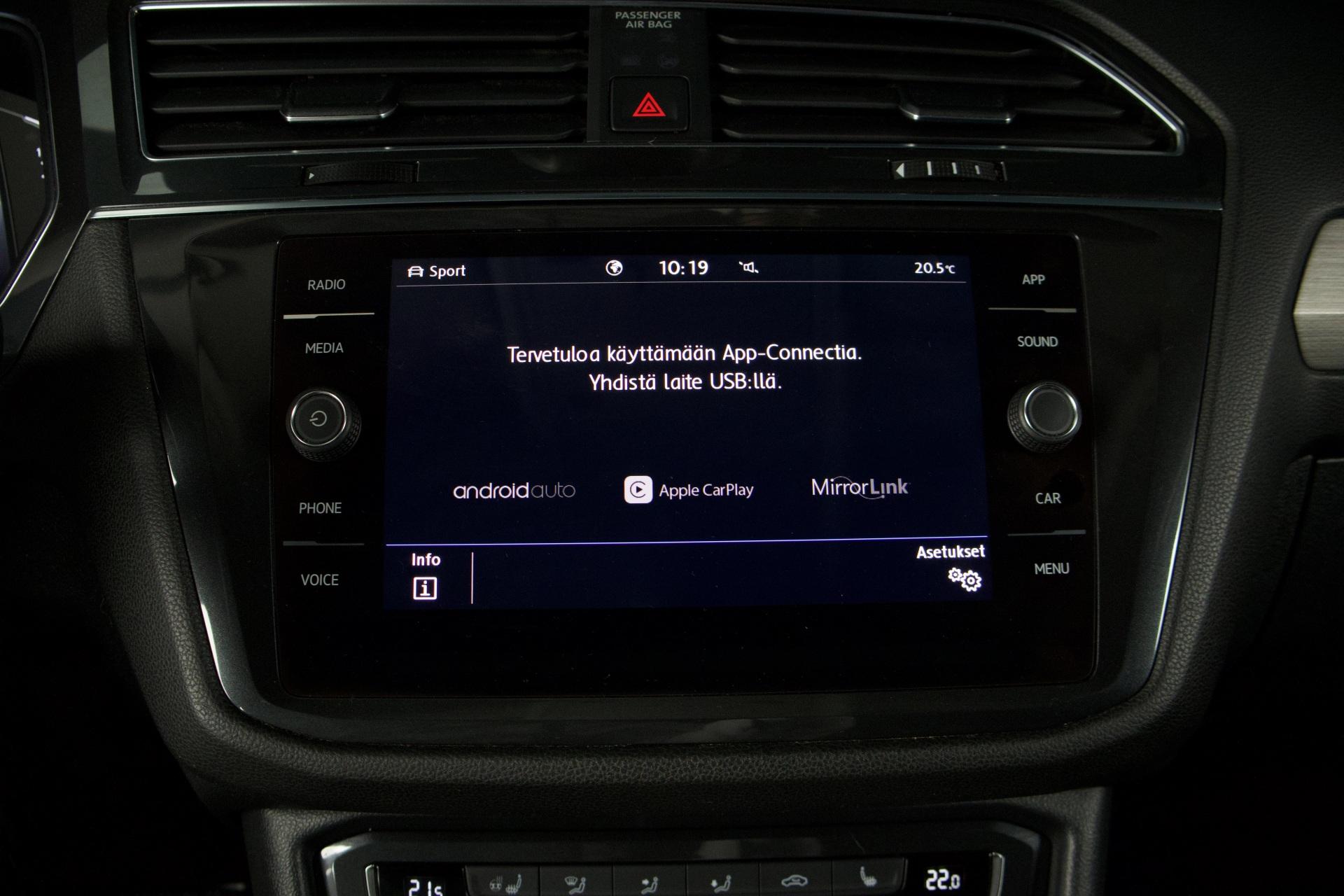Volkswagen Tiguan R-Line 2,0 TSI 140 kW 4MOTION DSG / Webasto / ACC / Digimittaristo / Vetokoukku / Nahat / Kaistavahti - Autonova