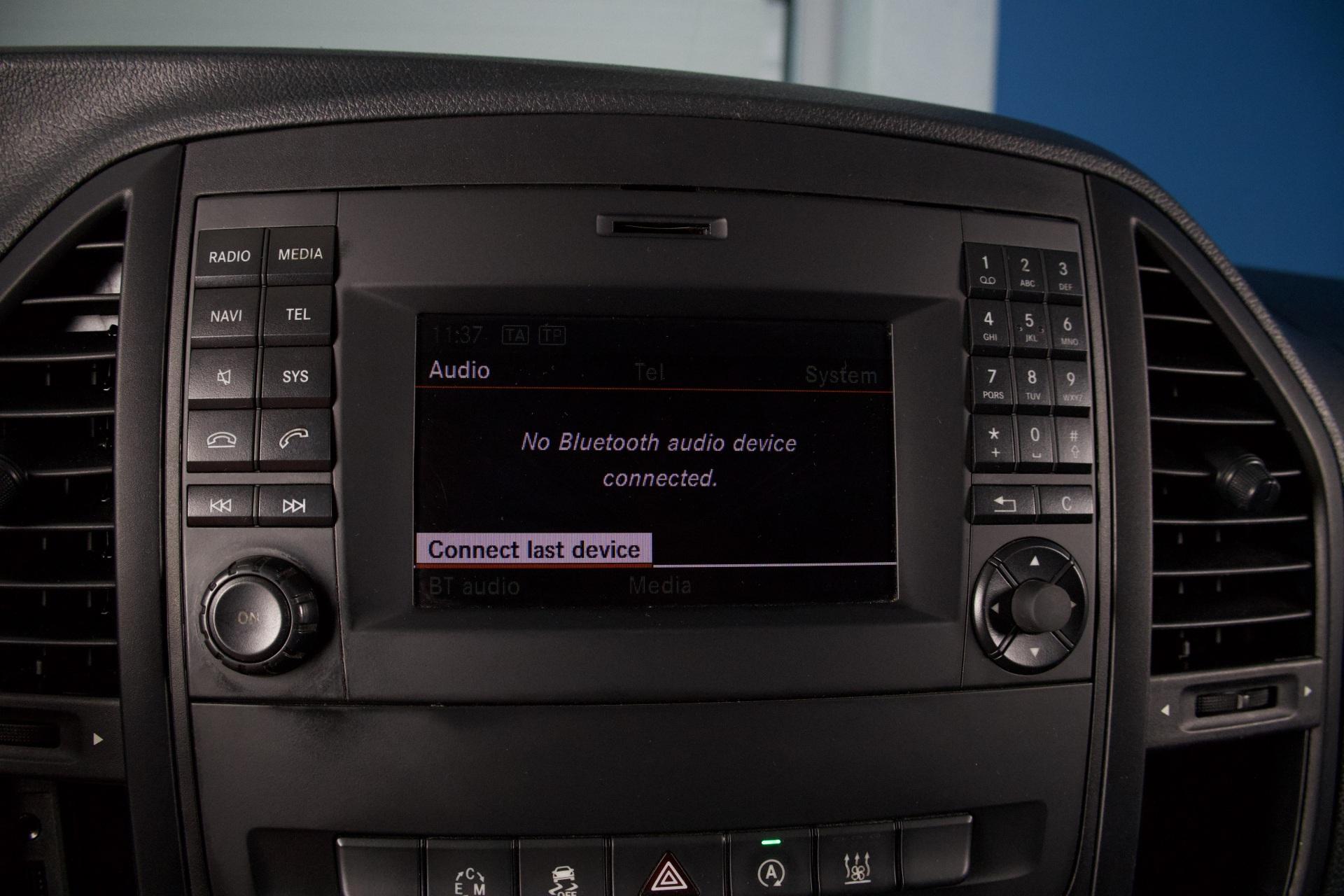 Mercedes-Benz Vito 116CDI-3,05/32K keskipitkä A2 A / Webasto / Vakionopeudensäädin / Vetokoukku / Hyllyt / Vanerointi - Autonova