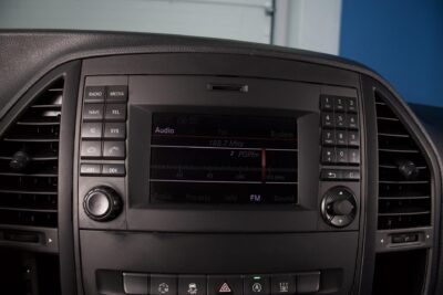 Mercedes-Benz Vito 116CDI-3,05/32K keskipitkä A2 A / Webasto / Vakionopeudensäädin / Vetokoukku / Hyllyt / Vanerointi - Autonova