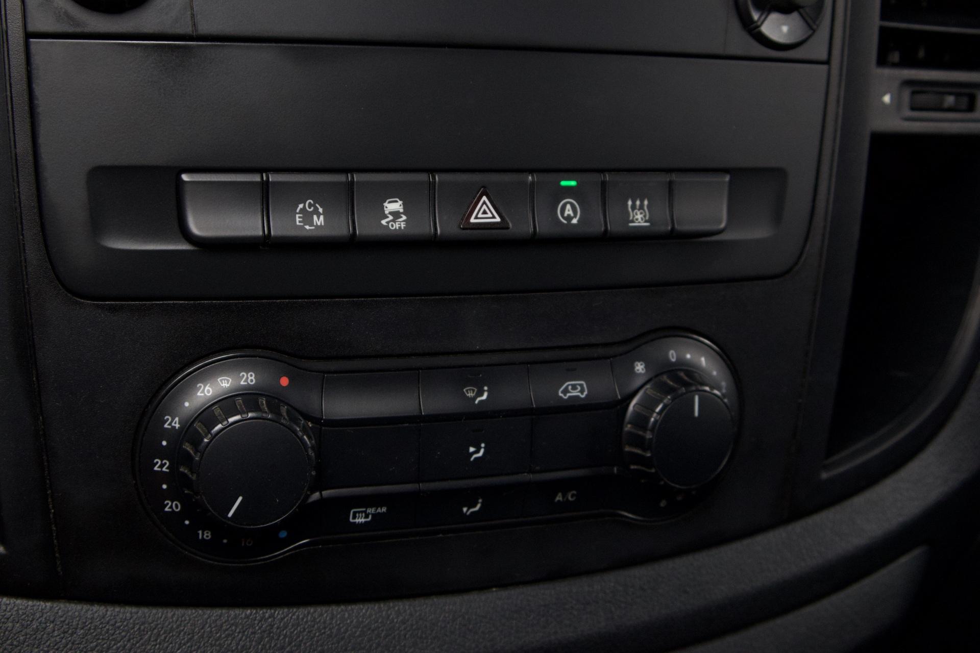 Mercedes-Benz Vito 116CDI-3,05/32K keskipitkä A2 A / Webasto / Vakionopeudensäädin / Vetokoukku / Hyllyt / Vanerointi - Autonova