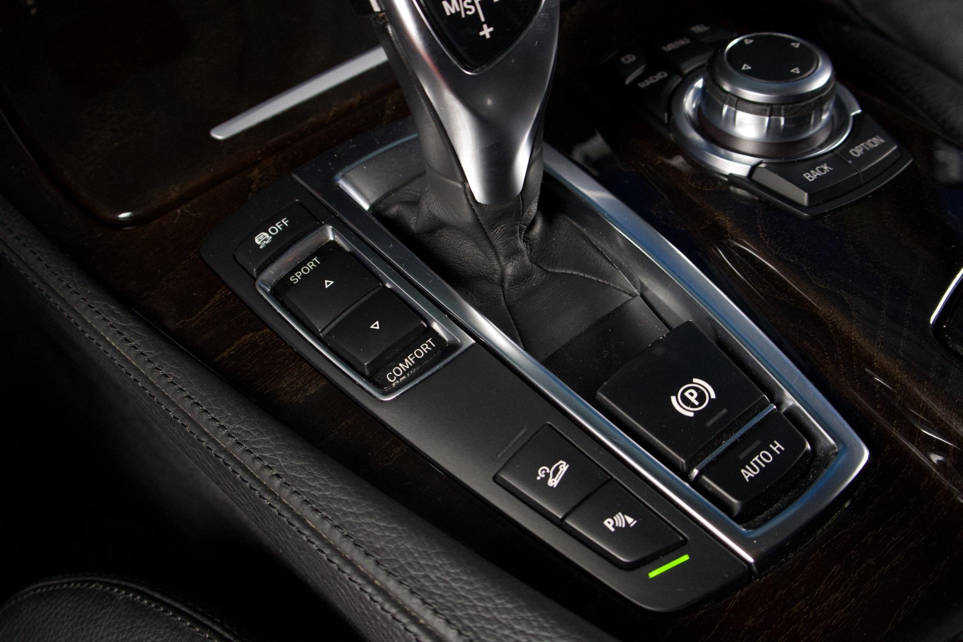 BMW 525 TwinPower Turbo Sport A xDrive F11 Touring Business / Webasto / Kaistavahti / Prof. Navi / Adapt. Xenon - Autonova