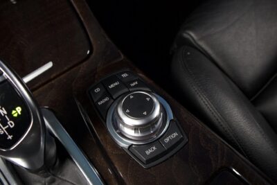 BMW 525 TwinPower Turbo Sport A xDrive F11 Touring Business / Webasto / Kaistavahti / Prof. Navi / Adapt. Xenon - Autonova