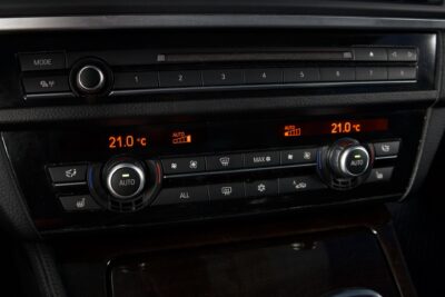 BMW 525 TwinPower Turbo Sport A xDrive F11 Touring Business / Webasto / Kaistavahti / Prof. Navi / Adapt. Xenon - Autonova