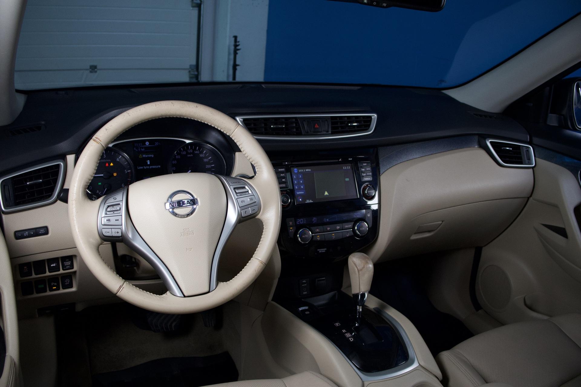 Nissan X-Trail dCi 130 Tekna 2WD Xtronic Moonroof / Panorama / Kessy / Nahat / Tutkat / 360-kamera / Vetokoukku / Navi - Autonova