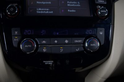 Nissan X-Trail dCi 130 Tekna 2WD Xtronic Moonroof / Panorama / Kessy / Nahat / Tutkat / 360-kamera / Vetokoukku / Navi - Autonova