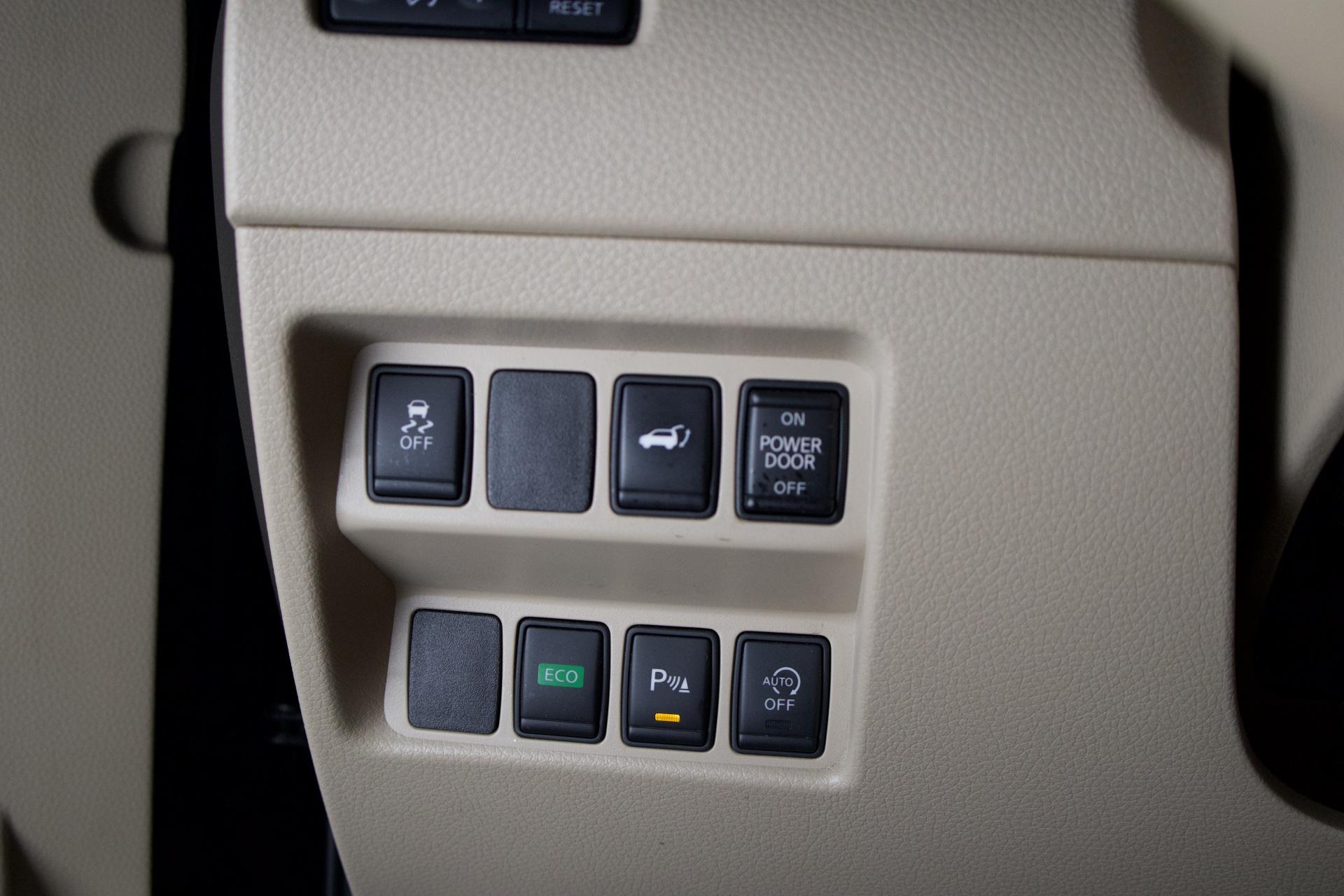 Nissan X-Trail dCi 130 Tekna 2WD Xtronic Moonroof / Panorama / Kessy / Nahat / Tutkat / 360-kamera / Vetokoukku / Navi - Autonova
