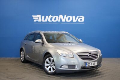 Opel Insignia Sports Tourer Edition 2,0 CDTI ecoFLEX DPF 118kW MT6 BL / Lohkolämmitin + sisäpistoke / Vetokoukku / Vakkari - Autonova