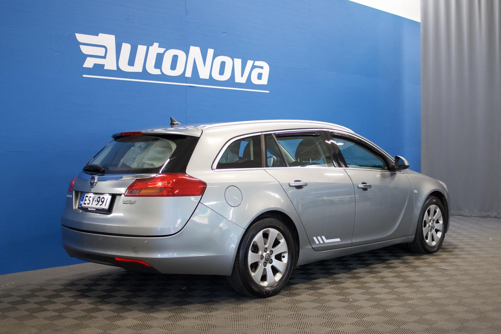 Opel Insignia Sports Tourer Edition 2,0 CDTI ecoFLEX DPF 118kW MT6 BL / Lohkolämmitin + sisäpistoke / Vetokoukku / Vakkari - Autonova
