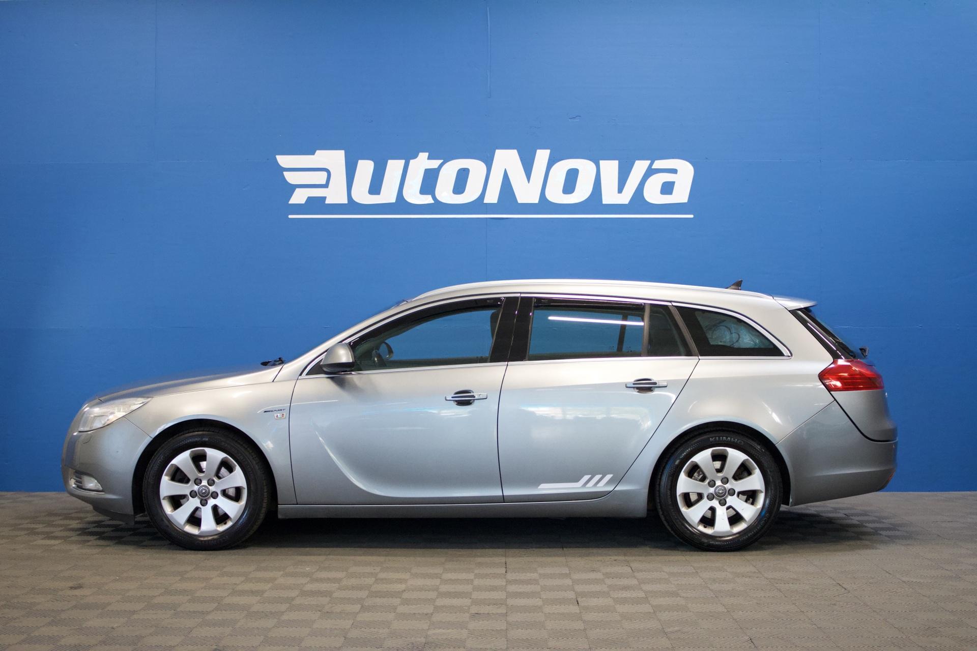 Opel Insignia Sports Tourer Edition 2,0 CDTI ecoFLEX DPF 118kW MT6 BL / Lohkolämmitin + sisäpistoke / Vetokoukku / Vakkari - Autonova