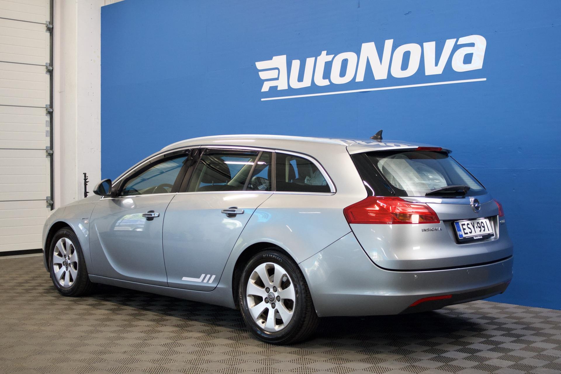 Opel Insignia Sports Tourer Edition 2,0 CDTI ecoFLEX DPF 118kW MT6 BL / Lohkolämmitin + sisäpistoke / Vetokoukku / Vakkari - Autonova