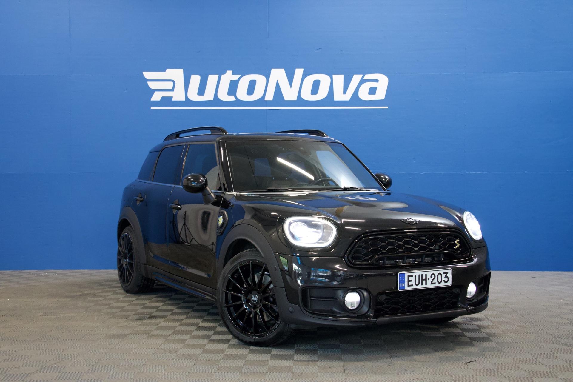 Mini Countryman Cooper SE ALL4 Chili / Panorama / H/K / Keyless Go / Muistipenkit / Nahkaverhoilu / LED - Autonova