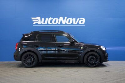 Mini Countryman Cooper SE ALL4 Chili / Panorama / H/K / Keyless Go / Muistipenkit / Nahkaverhoilu / LED - Autonova