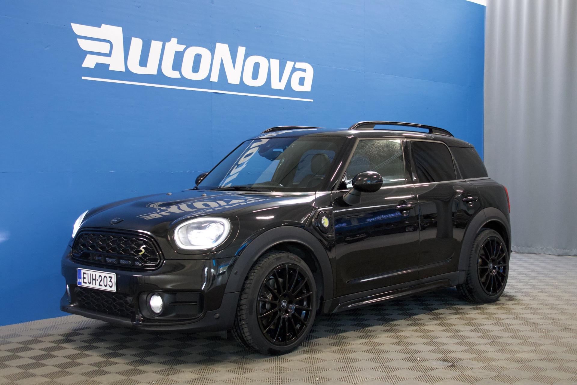 Mini Countryman Cooper SE ALL4 Chili / Panorama / H/K / Keyless Go / Muistipenkit / Nahkaverhoilu / LED - Autonova