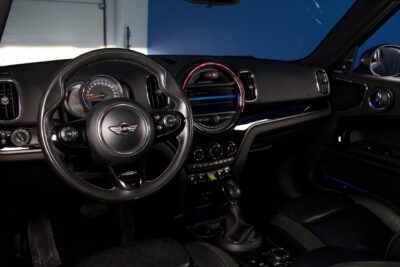 Mini Countryman Cooper SE ALL4 Chili / Panorama / H/K / Keyless Go / Muistipenkit / Nahkaverhoilu / LED - Autonova