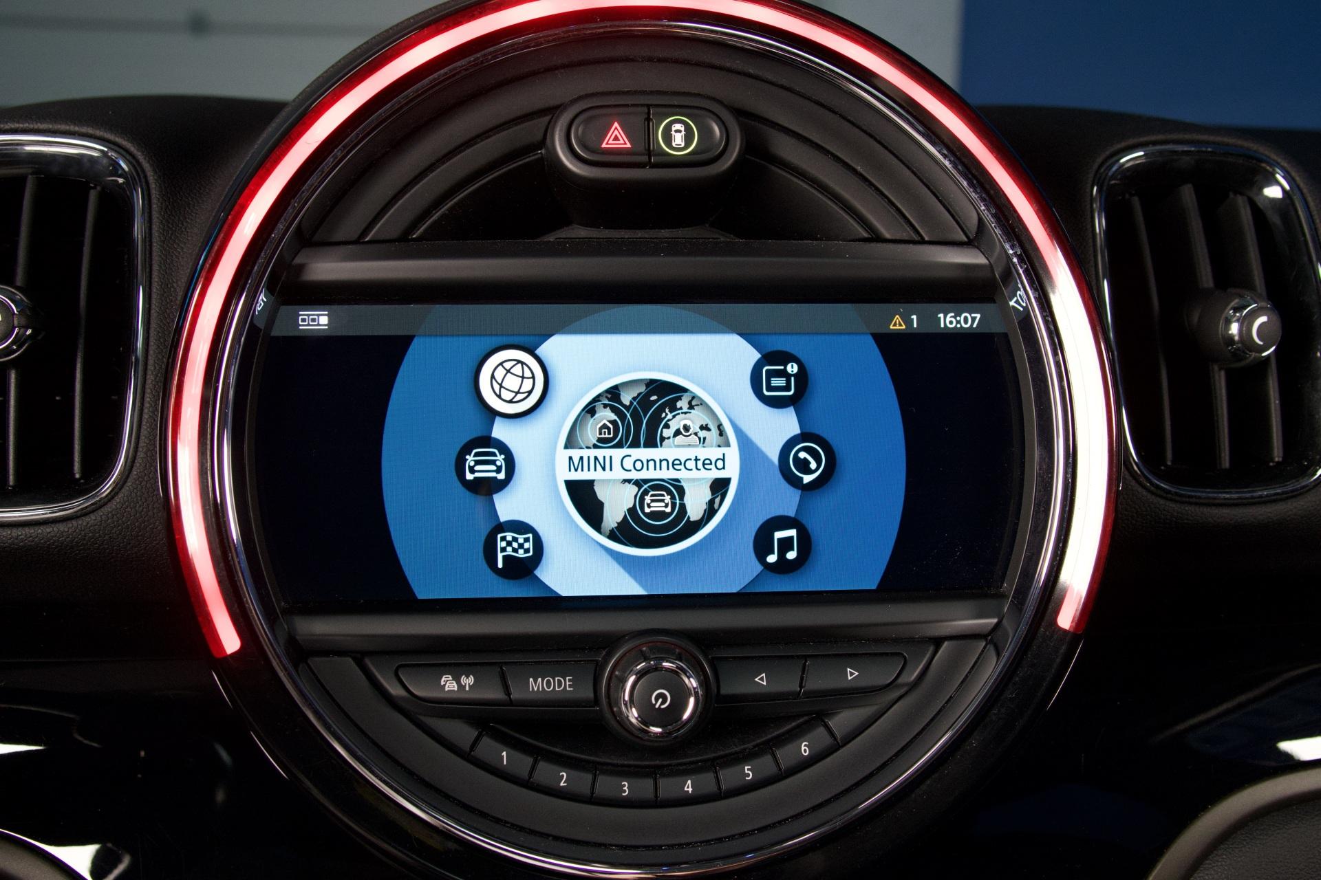 Mini Countryman Cooper SE ALL4 Chili / Panorama / H/K / Keyless Go / Muistipenkit / Nahkaverhoilu / LED - Autonova