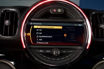 Mini Countryman Cooper SE ALL4 Chili / Panorama / H/K / Keyless Go / Muistipenkit / Nahkaverhoilu / LED - Autonova