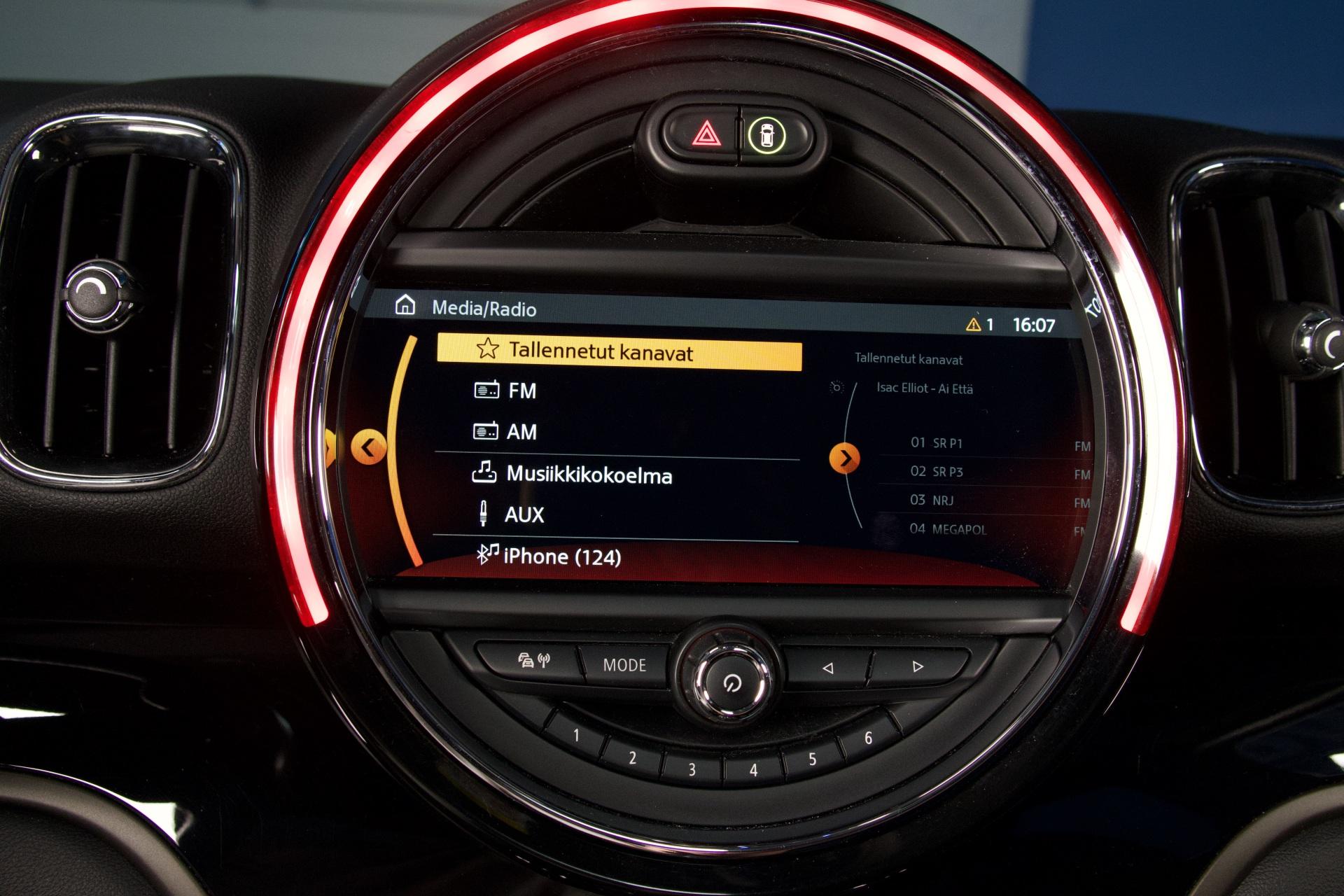 Mini Countryman Cooper SE ALL4 Chili / Panorama / H/K / Keyless Go / Muistipenkit / Nahkaverhoilu / LED - Autonova