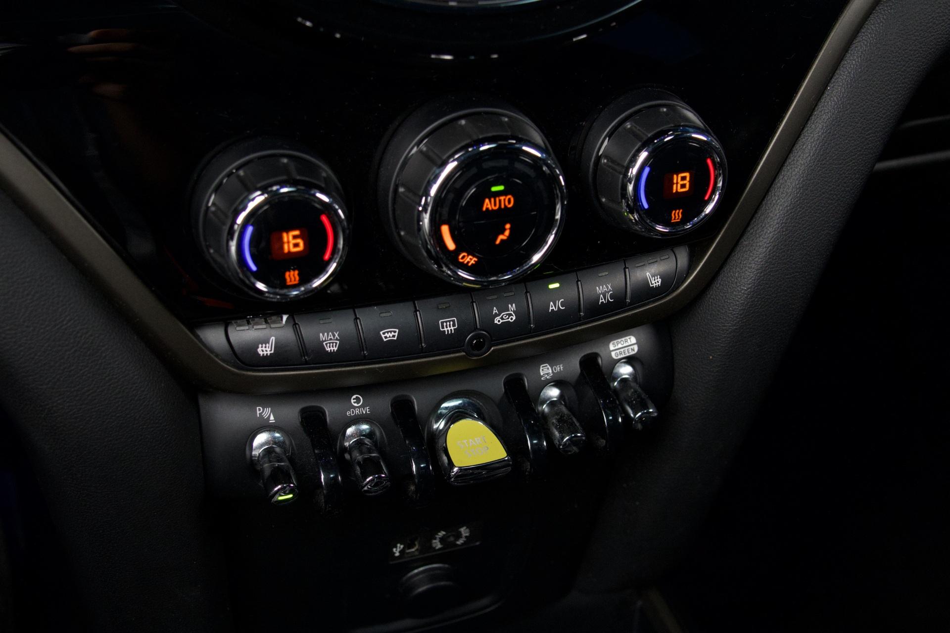 Mini Countryman Cooper SE ALL4 Chili / Panorama / H/K / Keyless Go / Muistipenkit / Nahkaverhoilu / LED - Autonova
