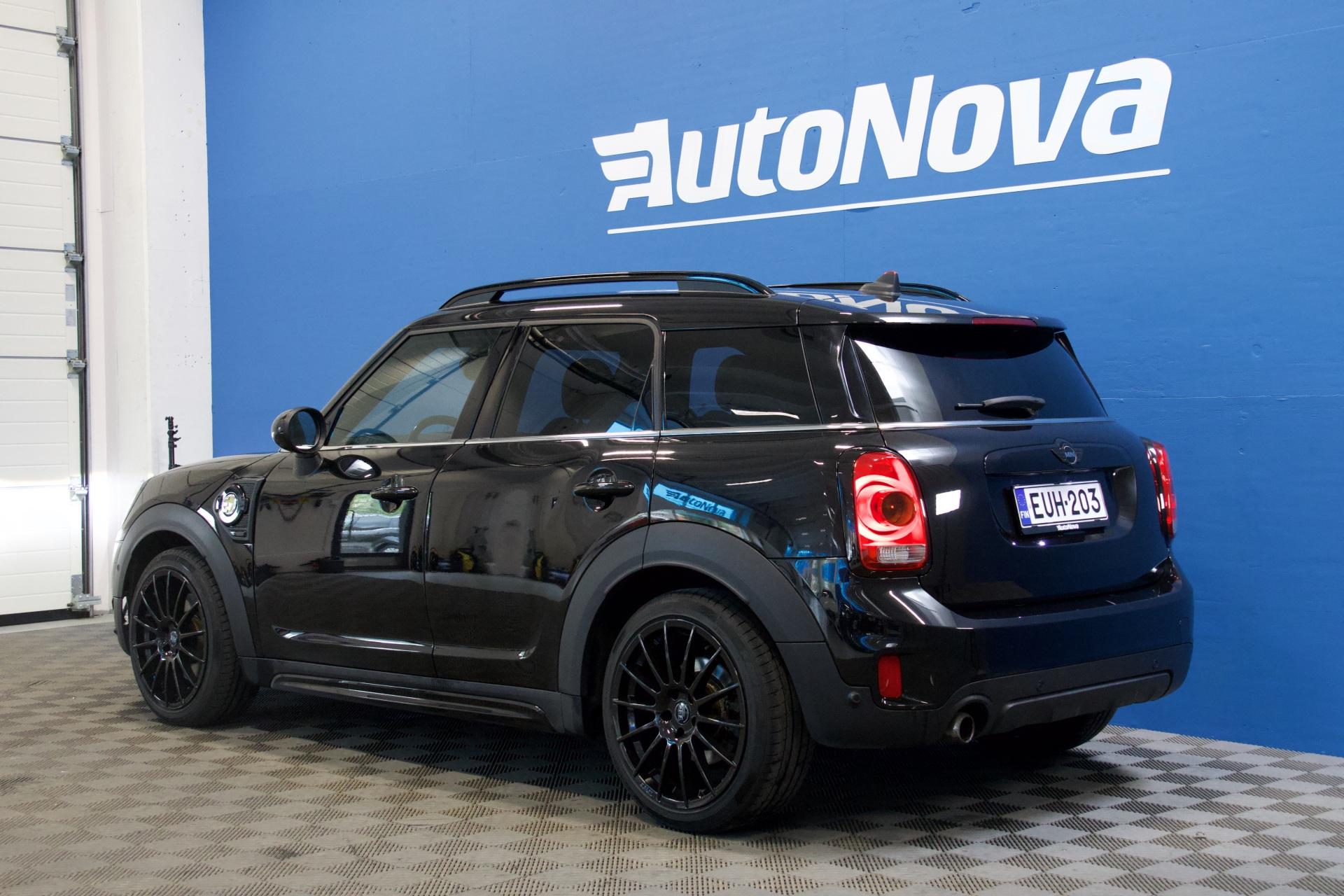 Mini Countryman Cooper SE ALL4 Chili / Panorama / H/K / Keyless Go / Muistipenkit / Nahkaverhoilu / LED - Autonova