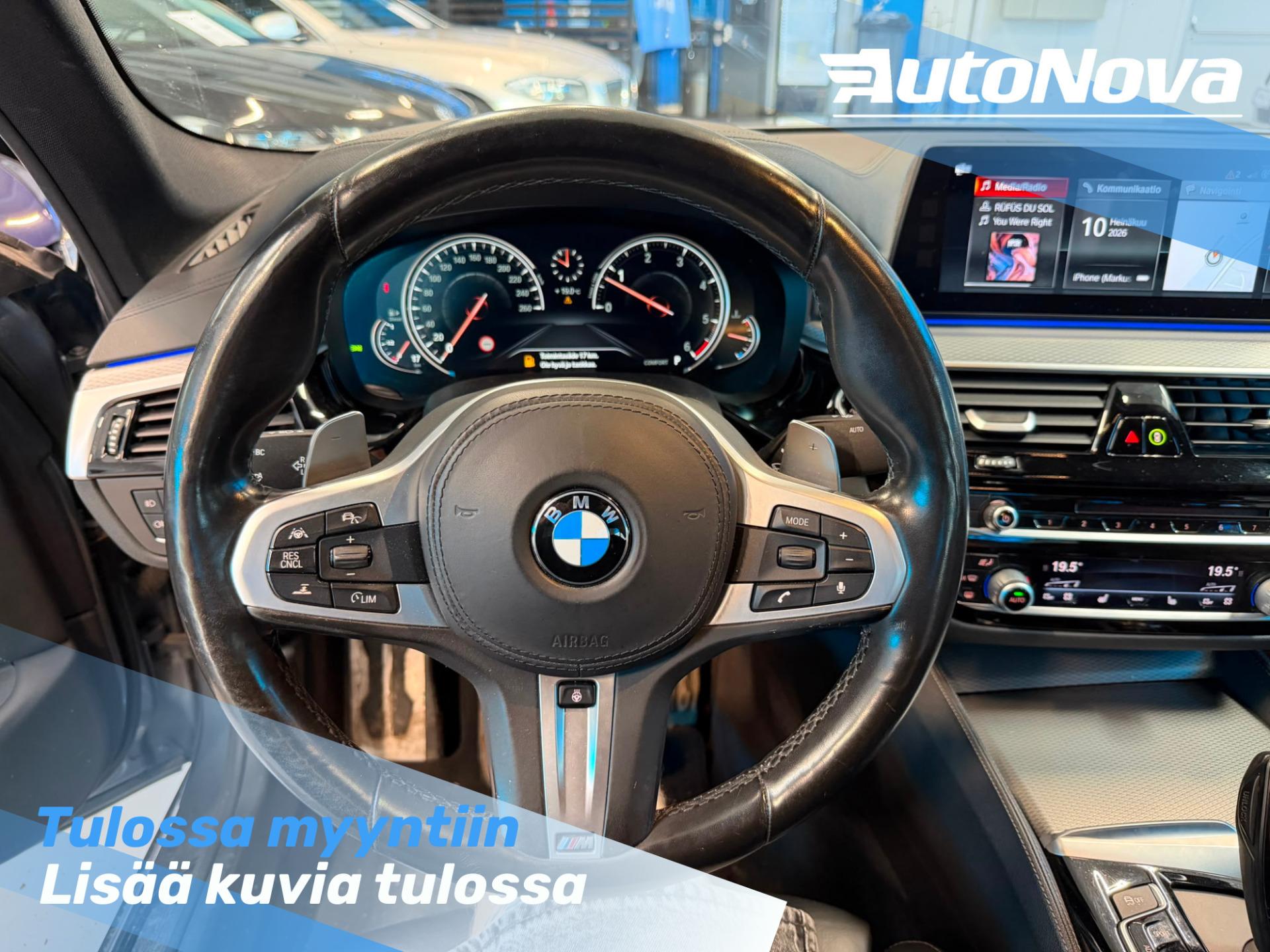 BMW 530 G30 Sedan 530d xDrive M Sport / HUD / ACC / H&K / Night Vision / Comfort-istuimet / Webasto / Koukku / 360-Kamera - Autonova