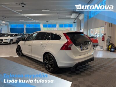 Volvo V60 D4 AWD R-Design Aut. / Vakionopeudensäädin / City Safety / Aktiiviset xenon ajovalot / Tutkat / Osanahkaverhoilu - Autonova