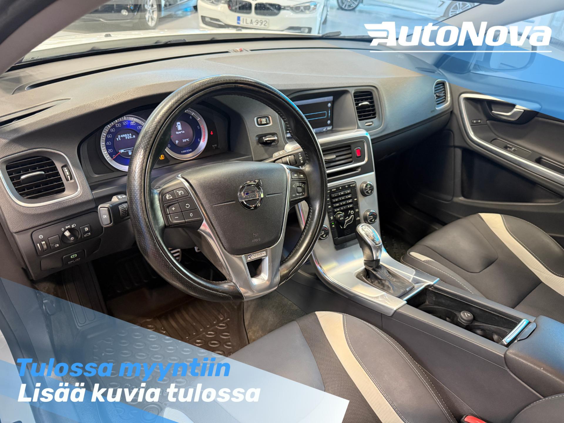 Volvo V60 D4 AWD R-Design Aut. / Vakionopeudensäädin / City Safety / Aktiiviset xenon ajovalot / Tutkat / Osanahkaverhoilu - Autonova