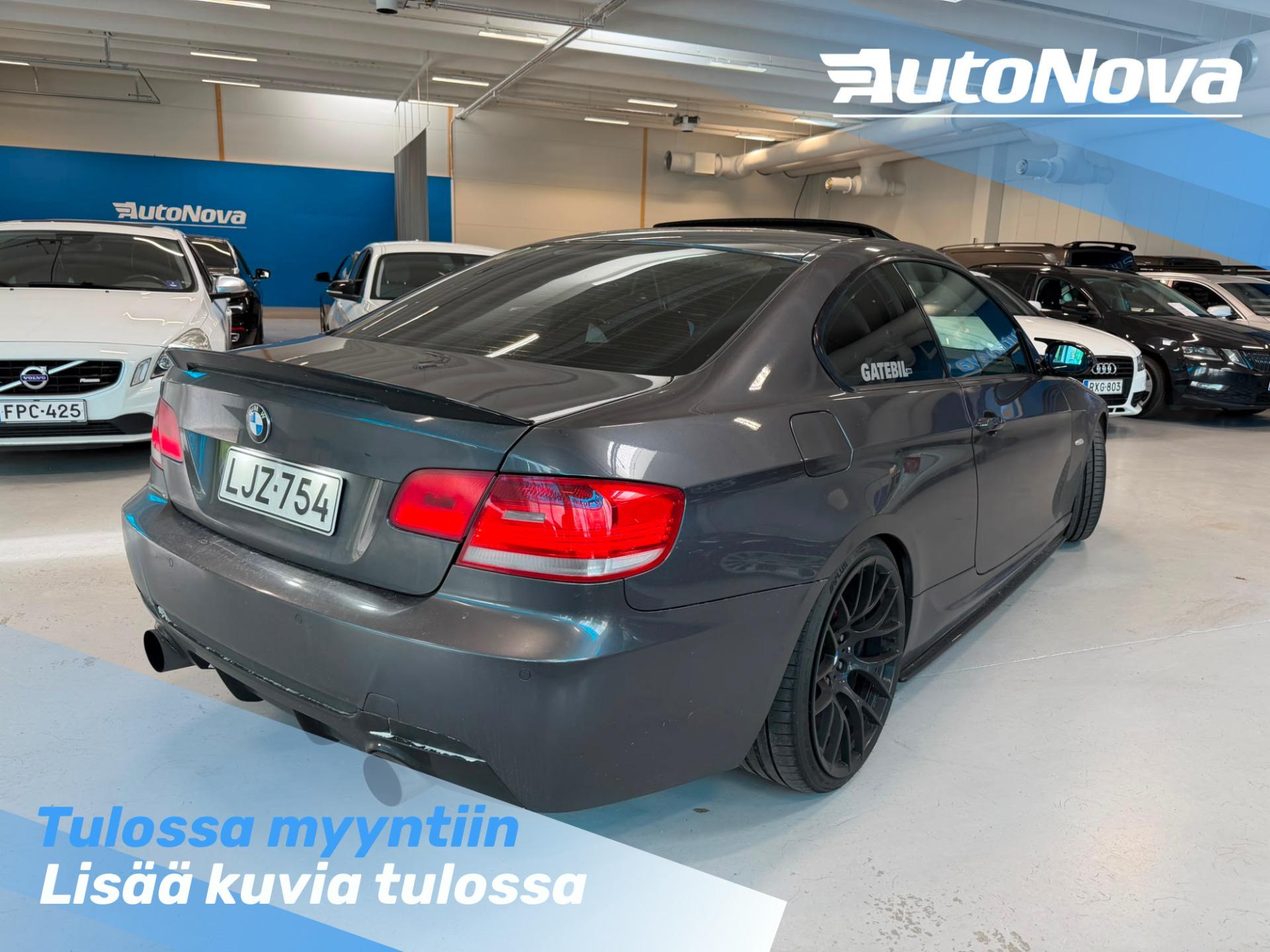 BMW 335 E92 Coupé M-Sport / Suomi-Auto / Panorama / Muistipenkit / HiFi / Punaiset Nahat - Autonova