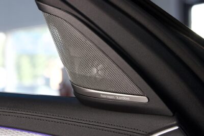 BMW 530 G30 Sedan 530d xDrive M Sport / HUD / ACC / H&K / Night Vision / Comfort-istuimet / Webasto / Koukku / 360-Kamera - Autonova