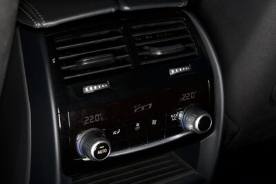BMW 530 G30 Sedan 530d xDrive M Sport / HUD / ACC / H&K / Night Vision / Comfort-istuimet / Webasto / Koukku / 360-Kamera - Autonova