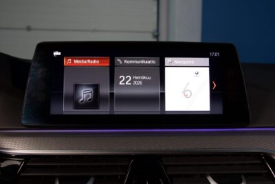 BMW 530 G30 Sedan 530d xDrive M Sport / HUD / ACC / H&K / Night Vision / Comfort-istuimet / Webasto / Koukku / 360-Kamera - Autonova