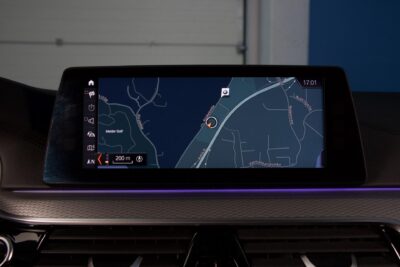 BMW 530 G30 Sedan 530d xDrive M Sport / HUD / ACC / H&K / Night Vision / Comfort-istuimet / Webasto / Koukku / 360-Kamera - Autonova