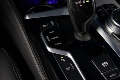 BMW 530 G30 Sedan 530d xDrive M Sport / HUD / ACC / H&K / Night Vision / Comfort-istuimet / Webasto / Koukku / 360-Kamera - Autonova