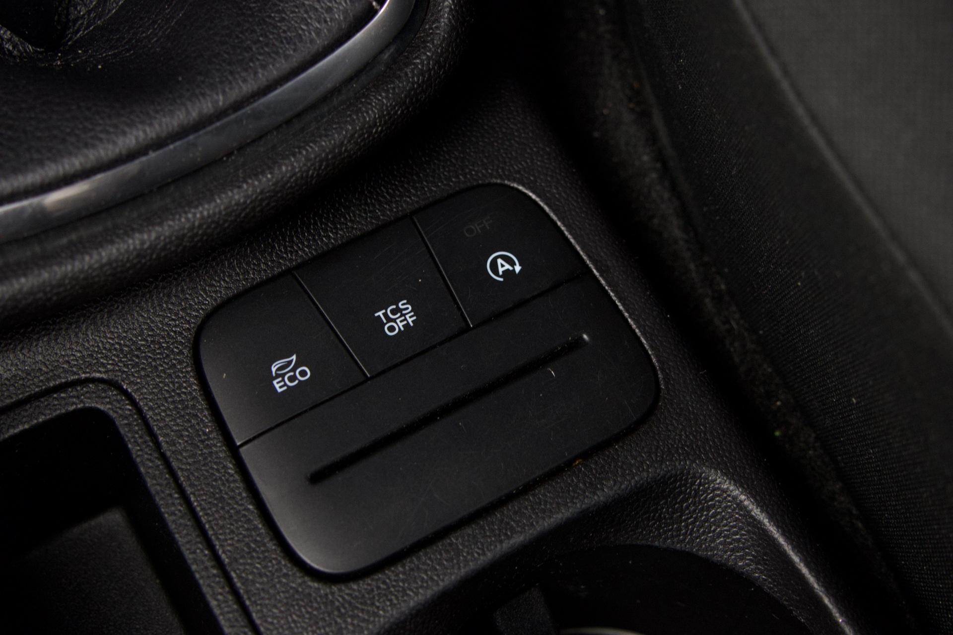 Ford Fiesta 1,0 EcoBoost 100hv M6 ST-Line / LED / Vakkari / Kaistavahti / Urheilusituimet / Suomi-Auto / Ratinlämmitin - Autonova