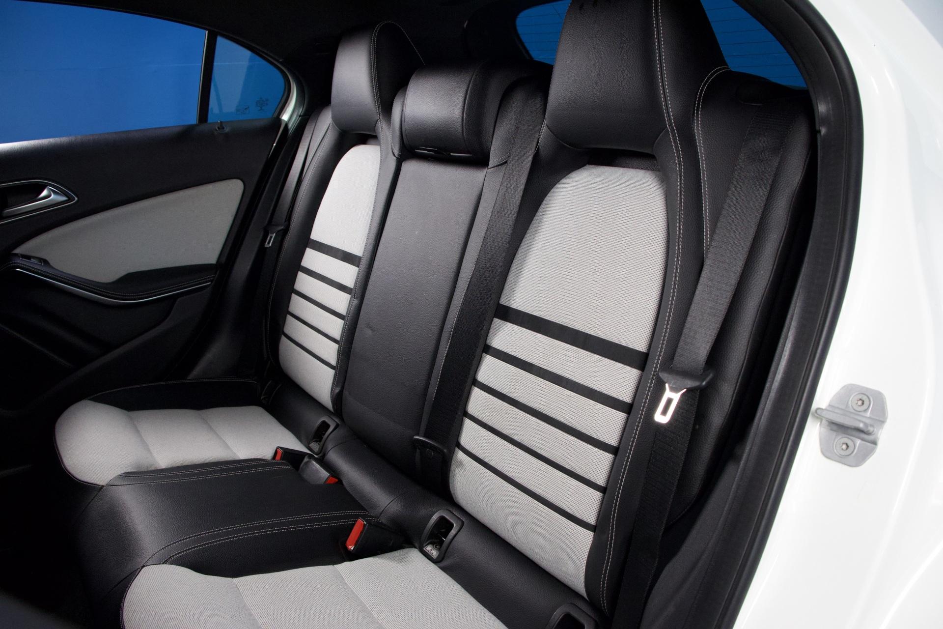 Mercedes-Benz A 180 BE A Premium Business / Webasto / Kamera / Suomi-Auto / Vakkari / Bi-Xenon / Vaaleat penkit - Autonova