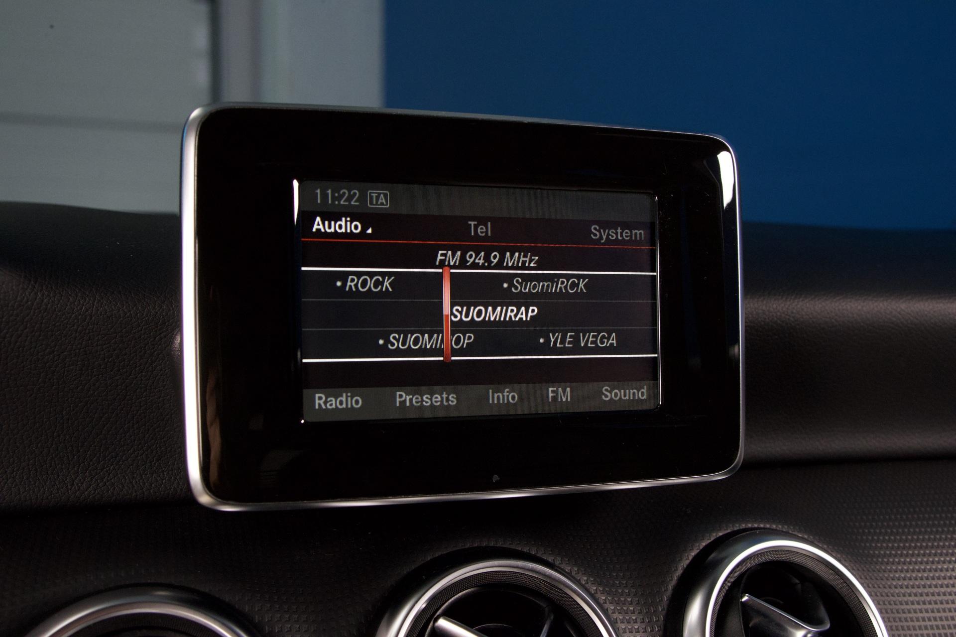 Mercedes-Benz A 180 BE A Premium Business / Webasto / Kamera / Suomi-Auto / Vakkari / Bi-Xenon / Vaaleat penkit - Autonova