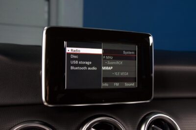 Mercedes-Benz A 180 BE A Premium Business / Webasto / Kamera / Suomi-Auto / Vakkari / Bi-Xenon / Vaaleat penkit - Autonova