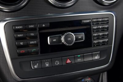 Mercedes-Benz A 180 BE A Premium Business / Webasto / Kamera / Suomi-Auto / Vakkari / Bi-Xenon / Vaaleat penkit - Autonova