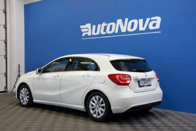 Mercedes-Benz A 180 BE A Premium Business / Webasto / Kamera / Suomi-Auto / Vakkari / Bi-Xenon / Vaaleat penkit - Autonova