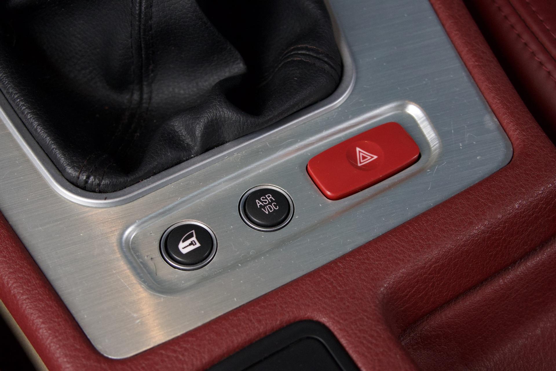 Alfa Romeo Brera 3,2 JTS V6 Q4 / Panorama / Muistipenkit / Vakkari / Punainen nahkaverhoilu / Navigointi - Autonova