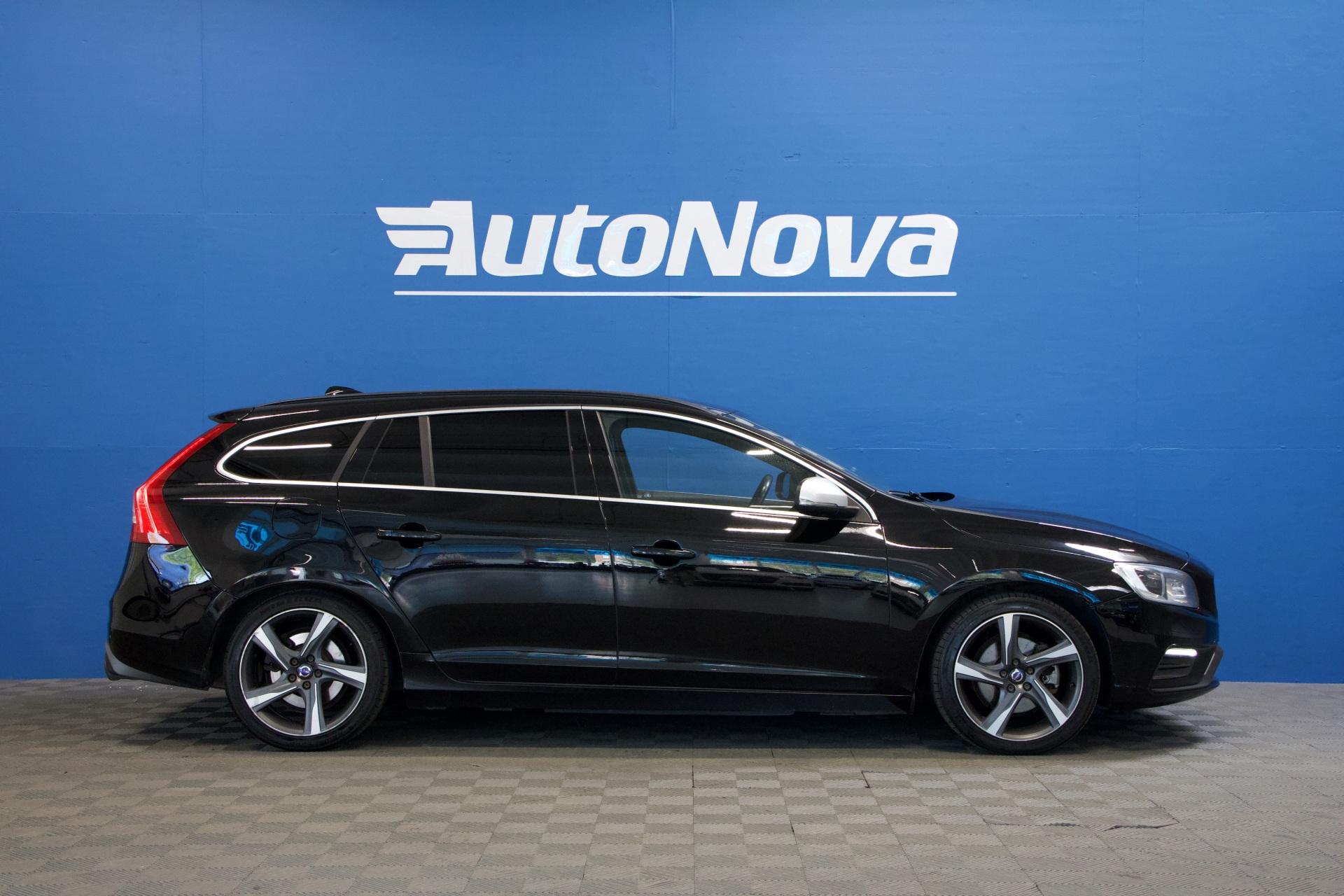 Volvo V60 T3 R-Design / Webasto / Osanahat / City Safety / Digimittaristo / Xenon - Autonova