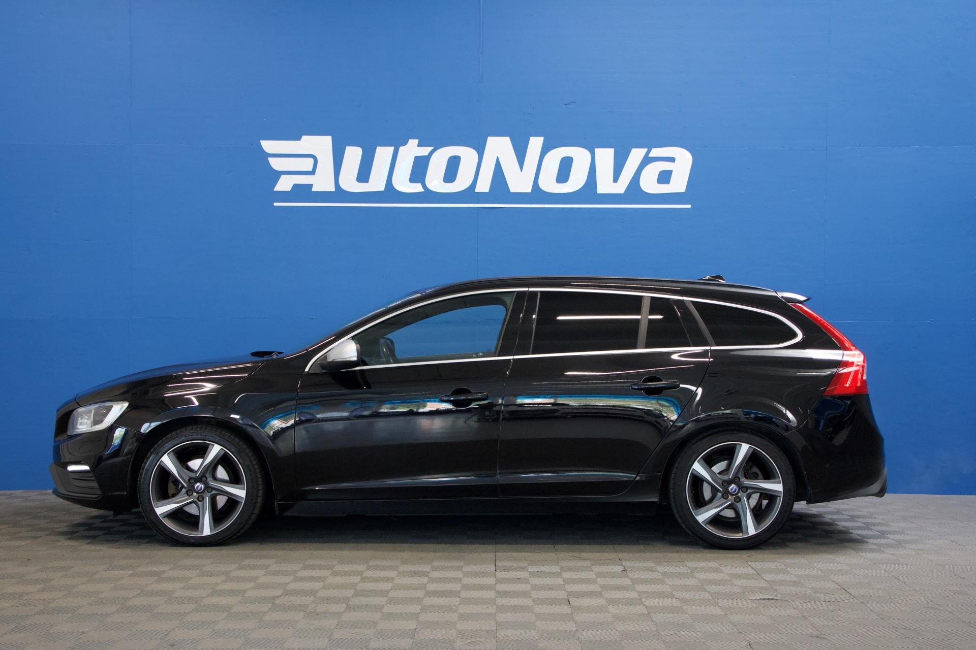 Volvo V60 T3 R-Design / Webasto / Osanahat / City Safety / Digimittaristo / Xenon - Autonova