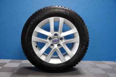 Volvo V60 T3 R-Design / Webasto / Osanahat / City Safety / Digimittaristo / Xenon - Autonova