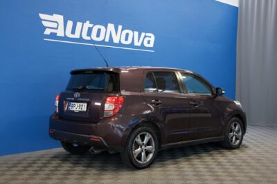 Toyota Urban Cruiser 1,4 D-4D DPF Linea Sol / Lohkolämmitin + sisäpistoke / 2x alut / Ilmastointi / LED-lisävalo - Autonova