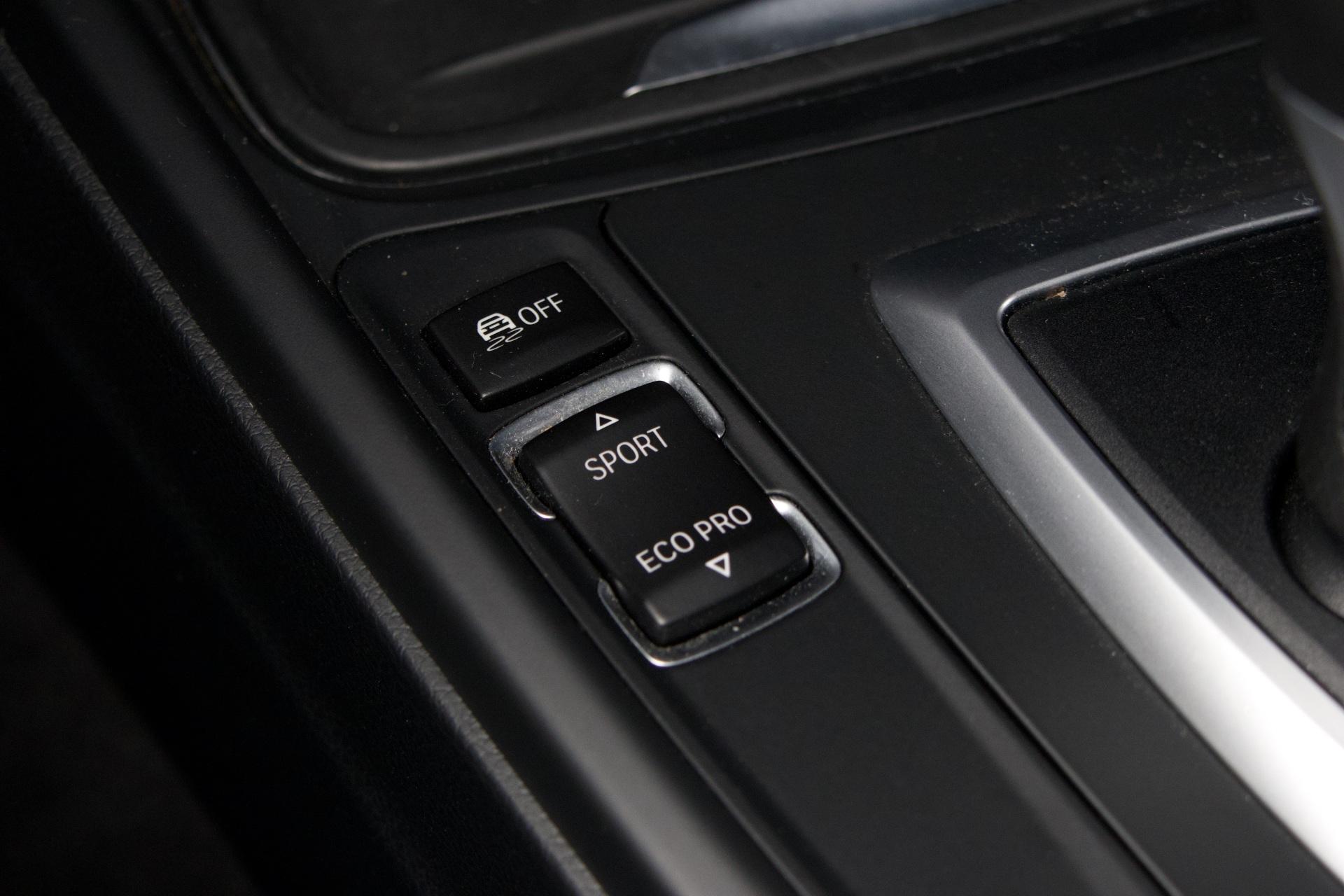BMW 320 TwinPower Turbo A Limited xDrive Edition F31 Touring Sport / Xenon-ajovalot / Tutka / Suomi-Auto - Autonova
