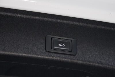 Audi A4 Avant Business Sport S line Edition 2,0 TDI 140kW quattro S tronic / Webasto / Bang & Olufsen 3D / Koukku / Kessy - Autonova