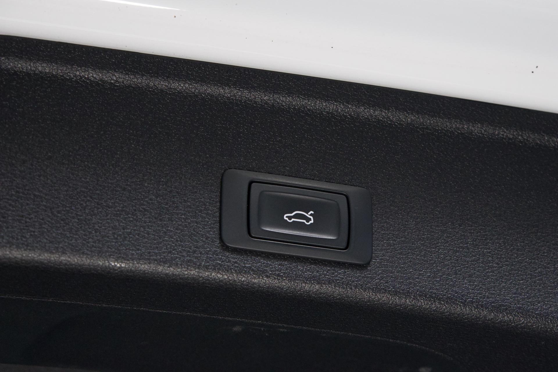 Audi A4 Avant Business Sport S line Edition 2,0 TDI 140kW quattro S tronic / Webasto / Bang & Olufsen 3D / Koukku / Kessy - Autonova