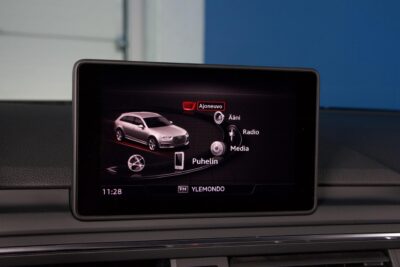 Audi A4 Avant Business Sport S line Edition 2,0 TDI 140kW quattro S tronic / Webasto / Bang & Olufsen 3D / Koukku / Kessy - Autonova