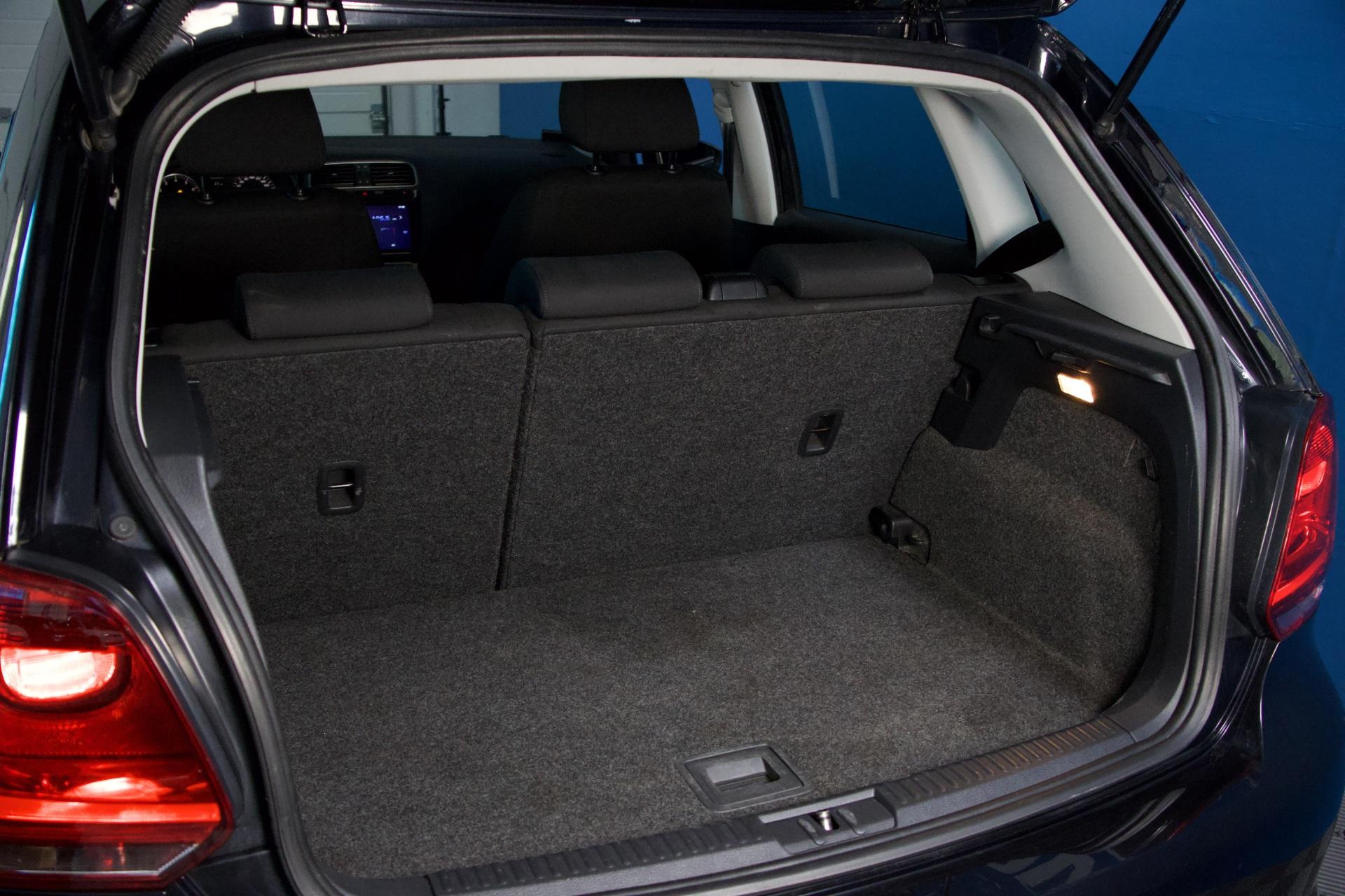 Volkswagen Polo Highline 1,2 TSI 77 kW / Suomi-Auto / Autom. Ilmastoinit / BT-Audio / Tutka / Lohkolämmitin / 2x renkaat - Autonova