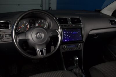 Volkswagen Polo Highline 1,2 TSI 77 kW / Suomi-Auto / Autom. Ilmastoinit / BT-Audio / Tutka / Lohkolämmitin / 2x renkaat - Autonova