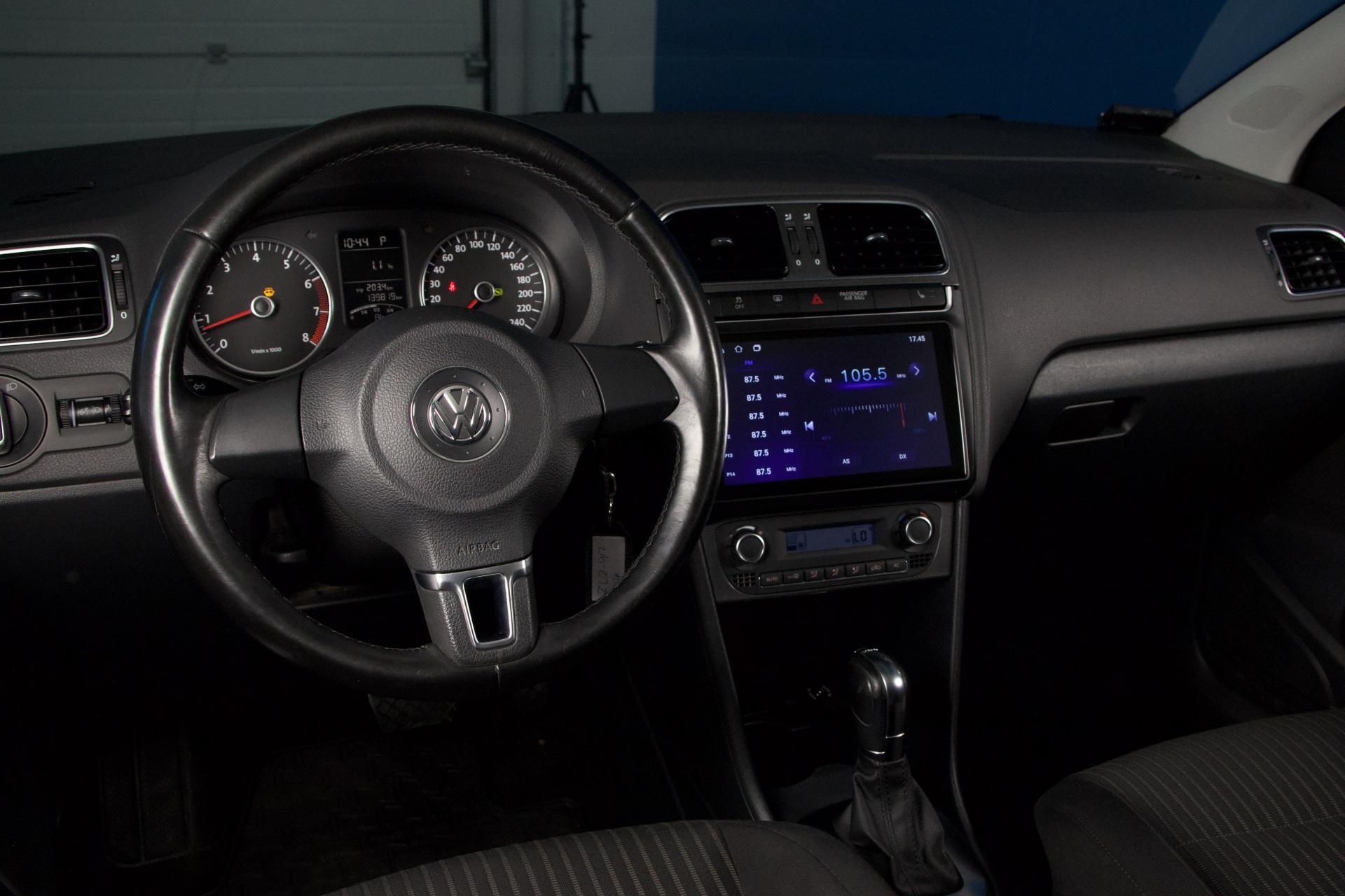 Volkswagen Polo Highline 1,2 TSI 77 kW / Suomi-Auto / Autom. Ilmastoinit / BT-Audio / Tutka / Lohkolämmitin / 2x renkaat - Autonova